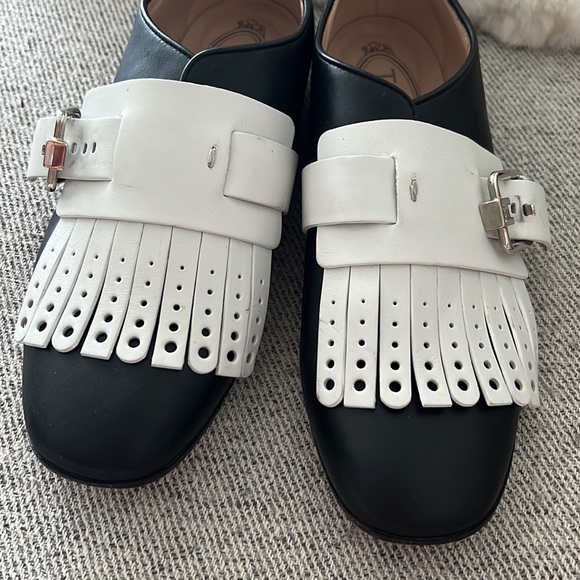 TODS unique leather flat shoes - Picture 3 of 10